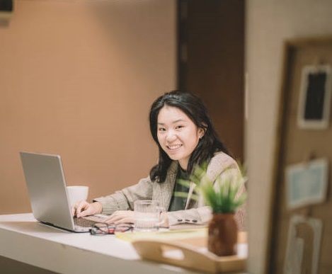 พลอย ศิริชัย